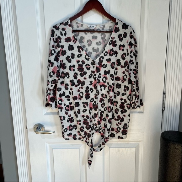 Reitmans 3/4 sleeve v neck button up with tie at bottom of waist size XL - Picture 3 of 13